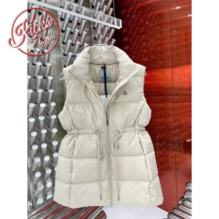 Moncler Gerardmer Down Vest In White